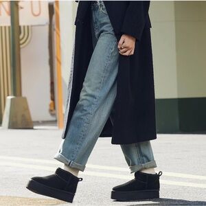 DREAM PAIRS Suede Women’s Classic Mini Platform Lined Boots Cozy Size 8.5 Black